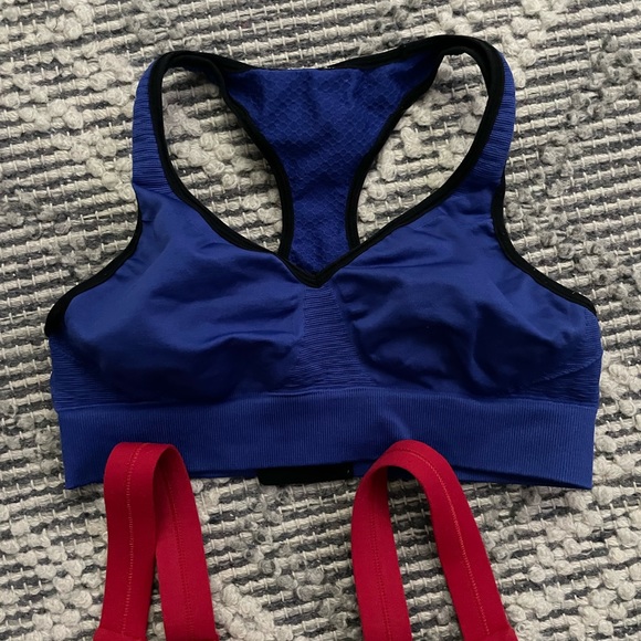 Lululemon sports bras - Picture 3 of 8
